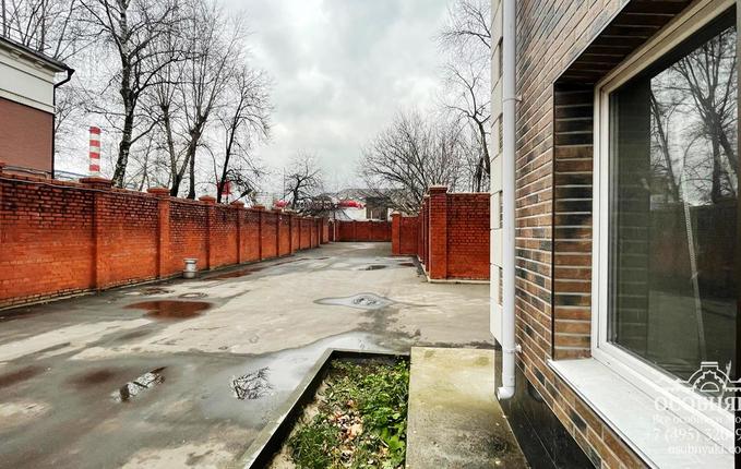 в Канатчиковском проезде, 7, площадь 800 м