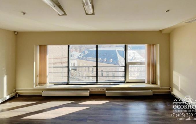 в Большом Дровяном переулке, 7, площадь 2310 м