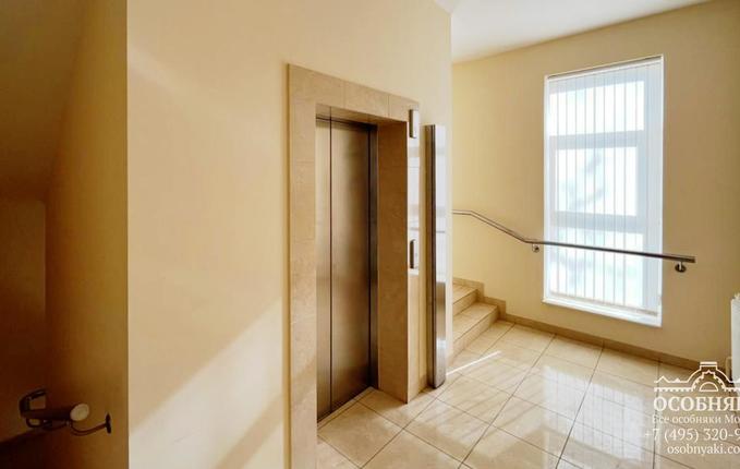 в Большом Дровяном переулке, 7, площадь 2310 м