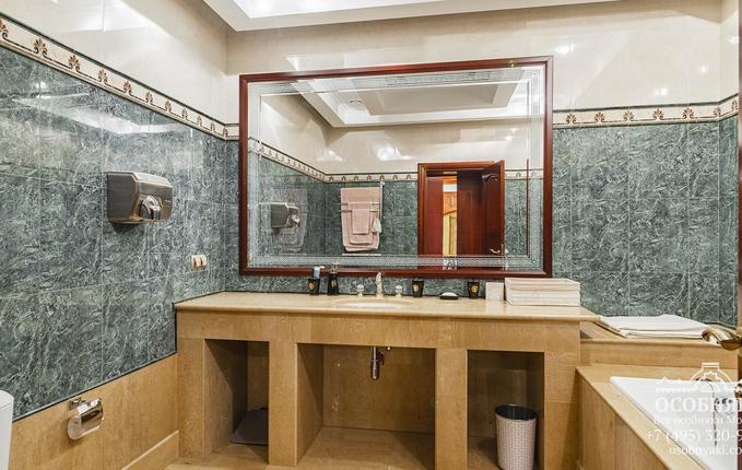 в Земледельческом переулке, 11, площадь 800 м