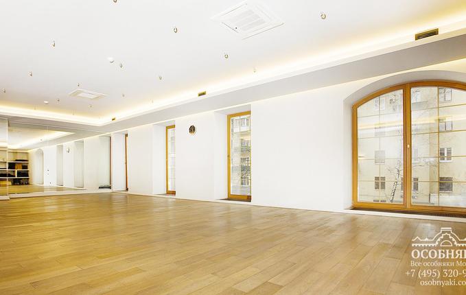 в Шмитовском проезде, 3с1, площадь 1150 м