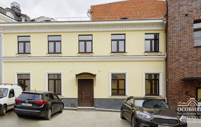 на Петровском бульваре, 3, площадь 210 м