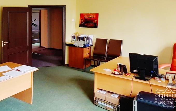 в Пуговишниковом переулке, 11, площадь 1508 м