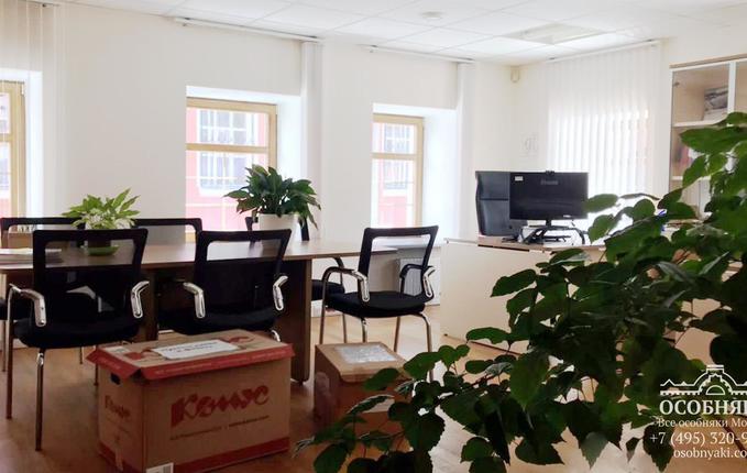 на Николоямской улице, 50с1, площадь 1033 м