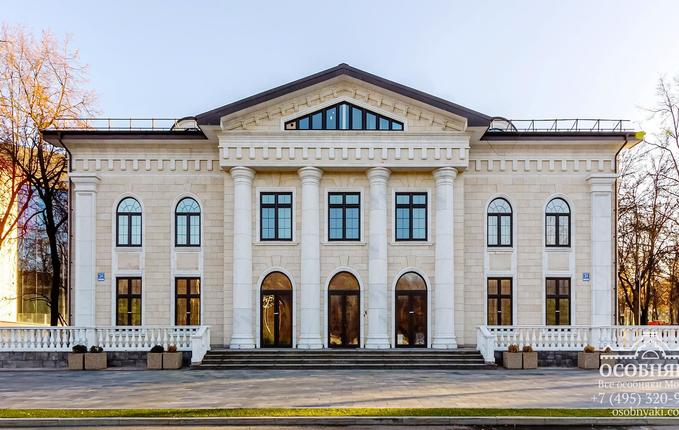 на улице Лужники, 24с17, площадь 2650 м