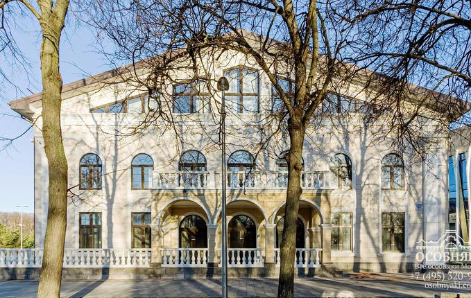 на улице Лужники, 24с17, площадь 2650 м