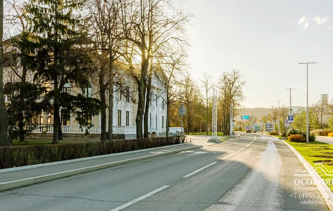 на улице Лужники, 24с17, площадь 2650 м