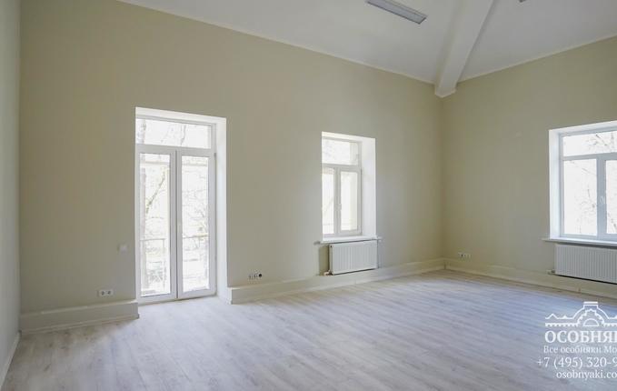 на Нижней Первомайской, 43, площадь 490 м