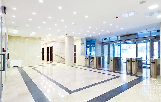 на Севастопольском проспекте, 10, площадь 3825 м