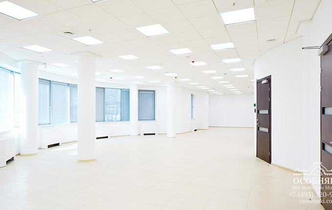 на Севастопольском проспекте, 10, площадь 3825 м