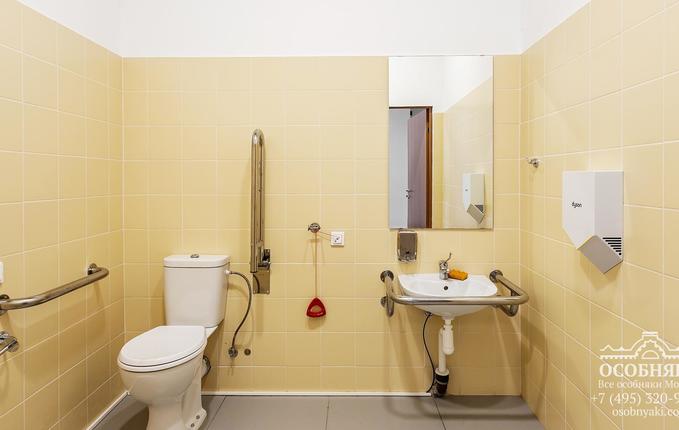 в Новолужнецком проезде, 9, площадь 1043 м