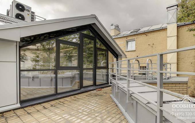 на улице Спиридоновка, 9, площадь 1672 м