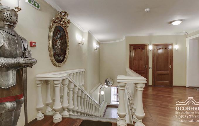 на улице Спиридоновка, 9, площадь 1672 м