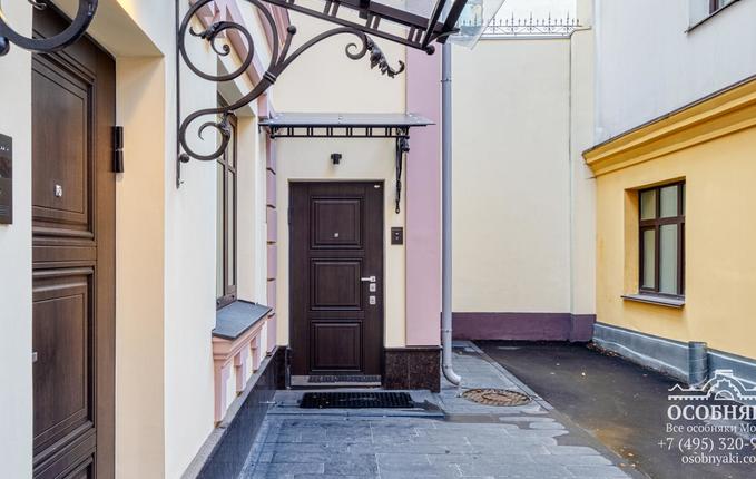 в Романовом, 3, площадь 157 м