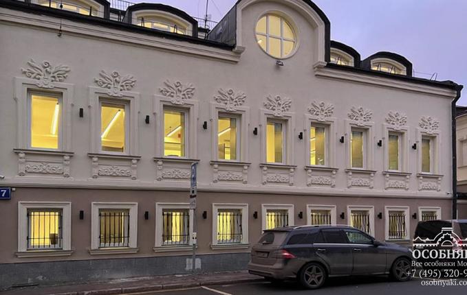 в Среднем Каретном, 7, площадь 951 м