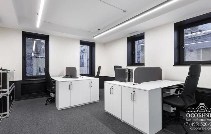 в Среднем Каретном, 7, площадь 951 м