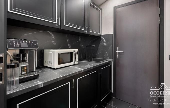 в Среднем Каретном, 7, площадь 951 м