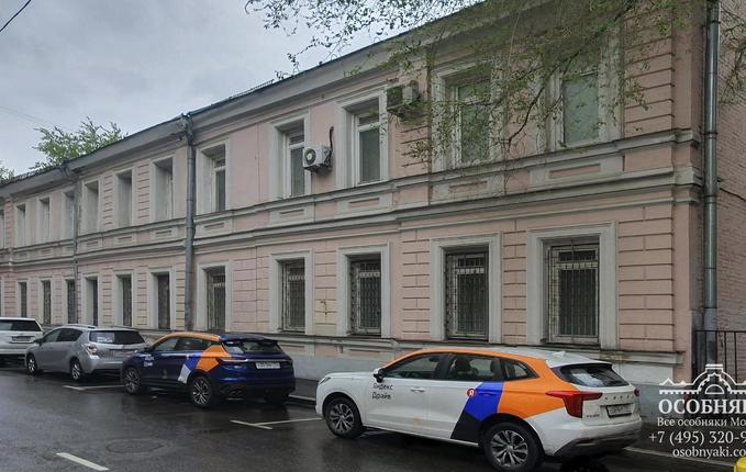 в Калошином переулке, 10с1, площадь 894 м