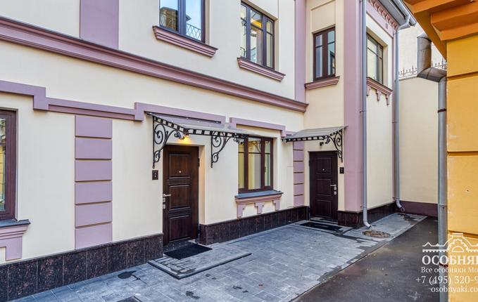 в Романовом, 3, площадь 157 м