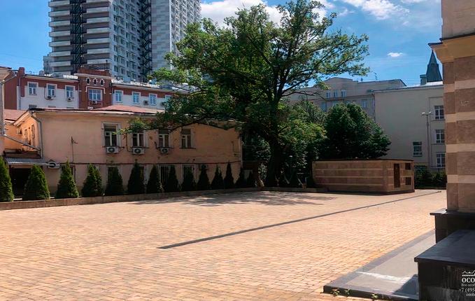 в Борисоглебском переулке, 6, площадь 2105 м