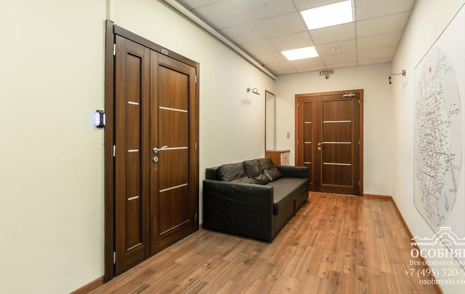 на Баррикадной улице, 8, площадь 4970 м