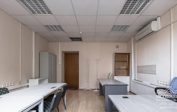 на Баррикадной улице, 8, площадь 4970 м