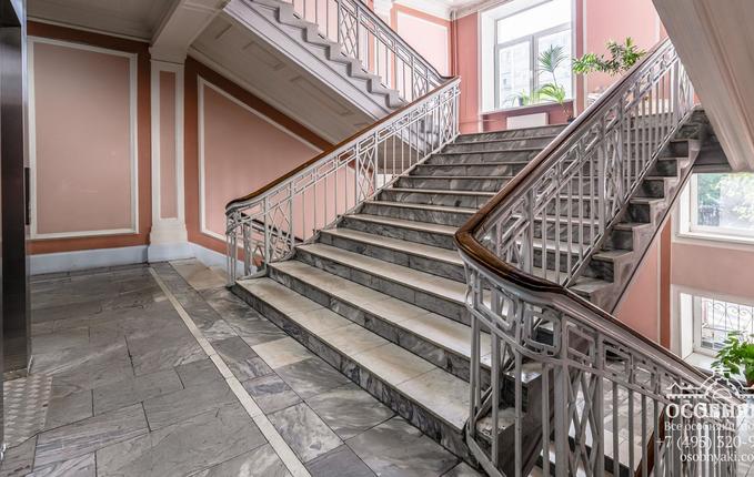 на Баррикадной улице, 8, площадь 4970 м