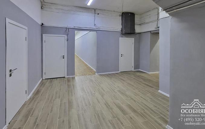 в Милютинском переулке, 18А, площадь 4362 м