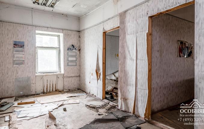 на площади Журавлева, 4, площадь 960 м