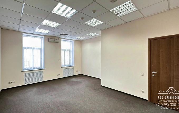 на Пятницкой улице, 54, площадь 966 м