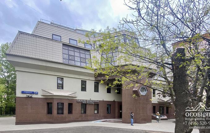 на Ленинском проспекте, 37, площадь 3420 м