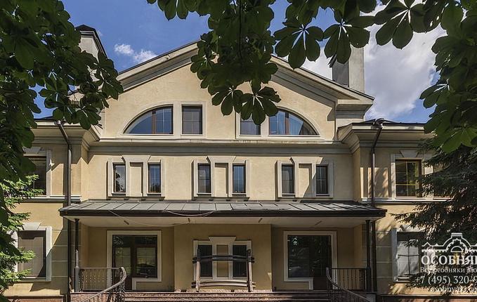 на Большой Татарской, 30, площадь 1040 м