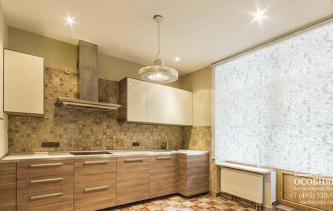 на Большой Татарской, 30, площадь 1040 м