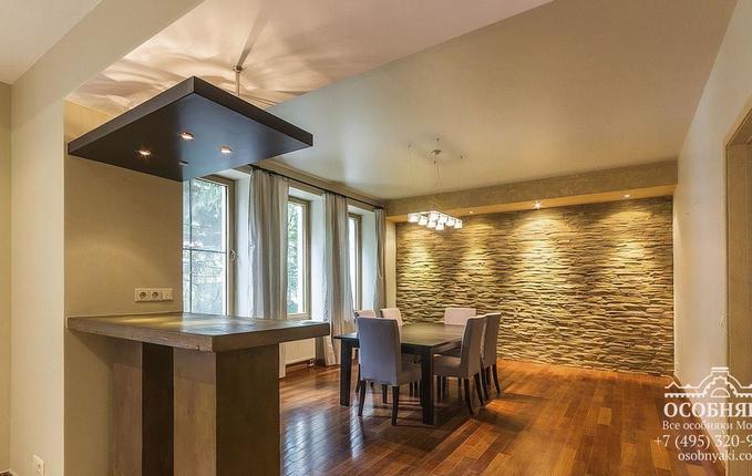 на Большой Татарской, 30, площадь 1040 м