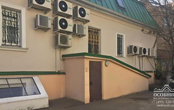 на улице Льва Толстого, 2, площадь 573 м