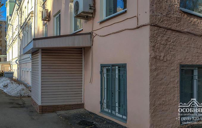 в Климентовском переулке, 1, площадь 586 м