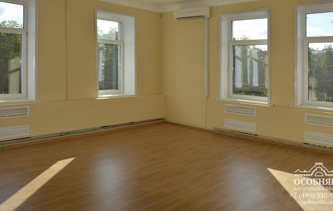 на Лужнецкой набережной, 10Б, площадь 869 м