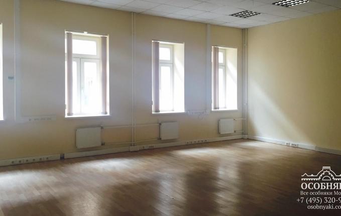 в Известковом переулке, 5, площадь 1675 м