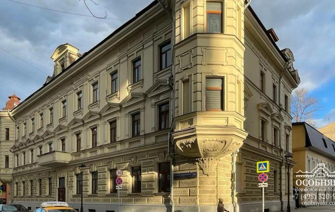 в Большом Харитоньевском переулке, 10/1, площадь 1818 м