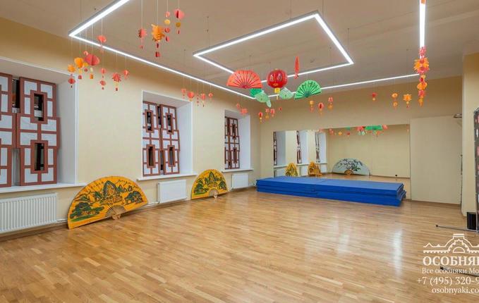 в Большом Харитоньевском переулке, 10/1, площадь 1818 м