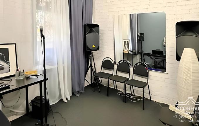 в Пушкарёвом переулке, 22, площадь 418 м