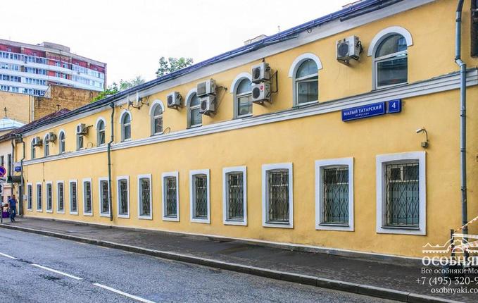 в Малом Татарском переулке, 4, площадь 827 м