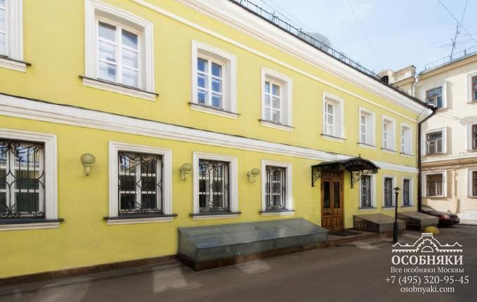 в Большом Сухаревском переулке, 5, площадь 900 м
