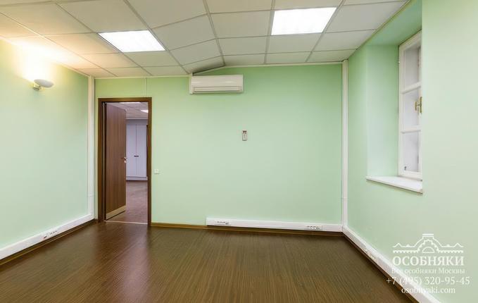 в Большом Сухаревском переулке, 5, площадь 900 м