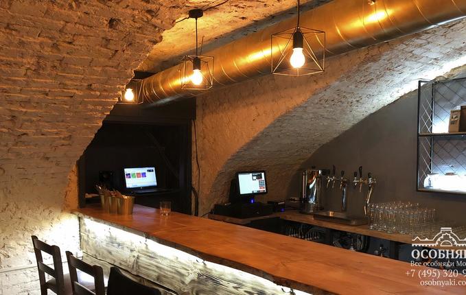 в Среднем Овчинниковском переулке, 3, площадь 796 м