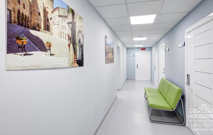 в 1-м Смоленском переулке, 7, площадь 2200 м