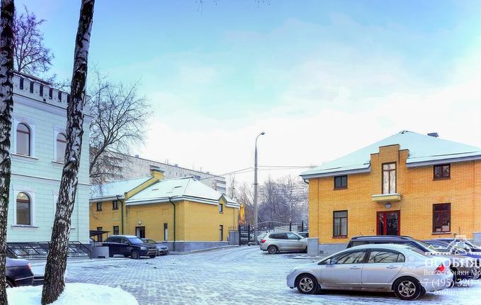 на Витебской улице, 9, площадь 2480 м