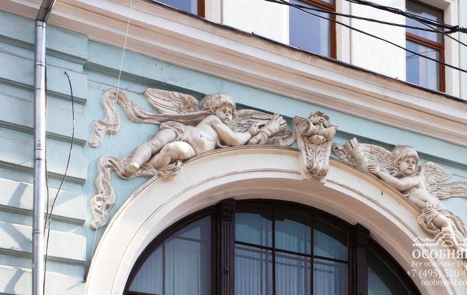 на улице Кузнецкий мост, 4, площадь 1703 м