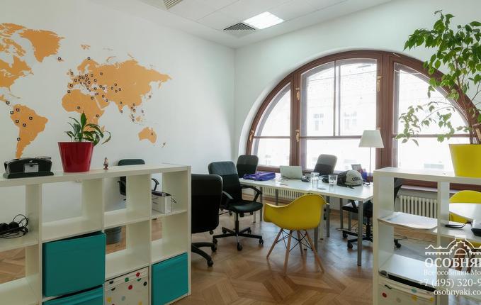 на улице Кузнецкий мост, 4, площадь 1703 м