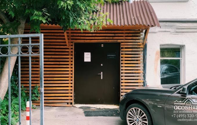 в Большом Сухаревском переулке, 17с2, площадь 825 м